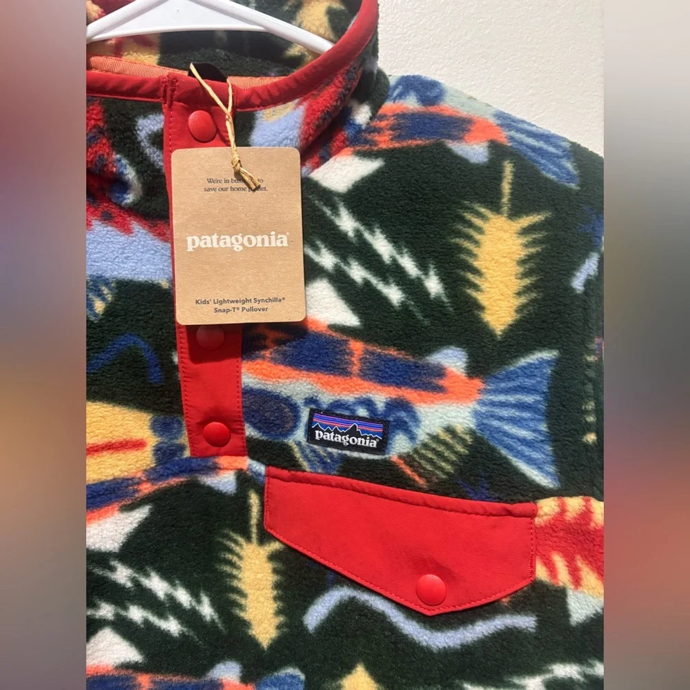 Patagonia Kids Lightweight Synchilla Snap-T Pullover in Salmon Energy NWT Fish - Picture 2 of 11